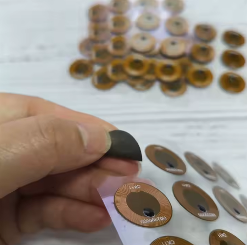 Flexible 24mm NTAG Anti-Metal Stickers